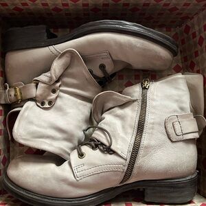 A.S.98 Cream Ankle Boots with Zipper